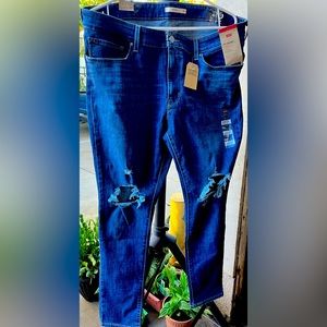 Levi’s 711 Skinny